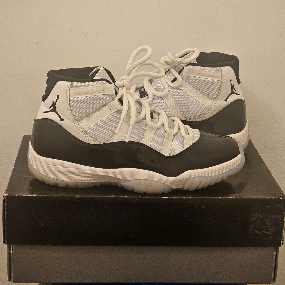 Air Jordan 11 Retro Concord High Top White/Black Patent Leather